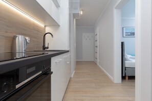 Kühlschrank, Ofen, Herdplatte, Geschirrspüler