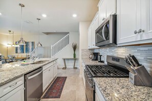 Fridge, microwave, stovetop, dishwasher