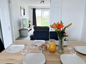 Maison, plusieurs lits | Cuisine privée | Réfrigérateur, micro-ondes, four, plaque de cuisson