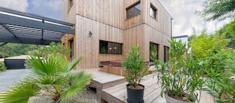 Magnificent wooden villa in Lacanau port