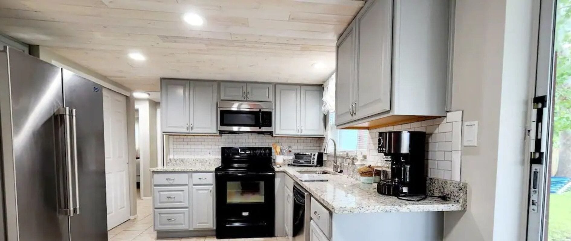 Fridge, microwave, coffee/tea maker