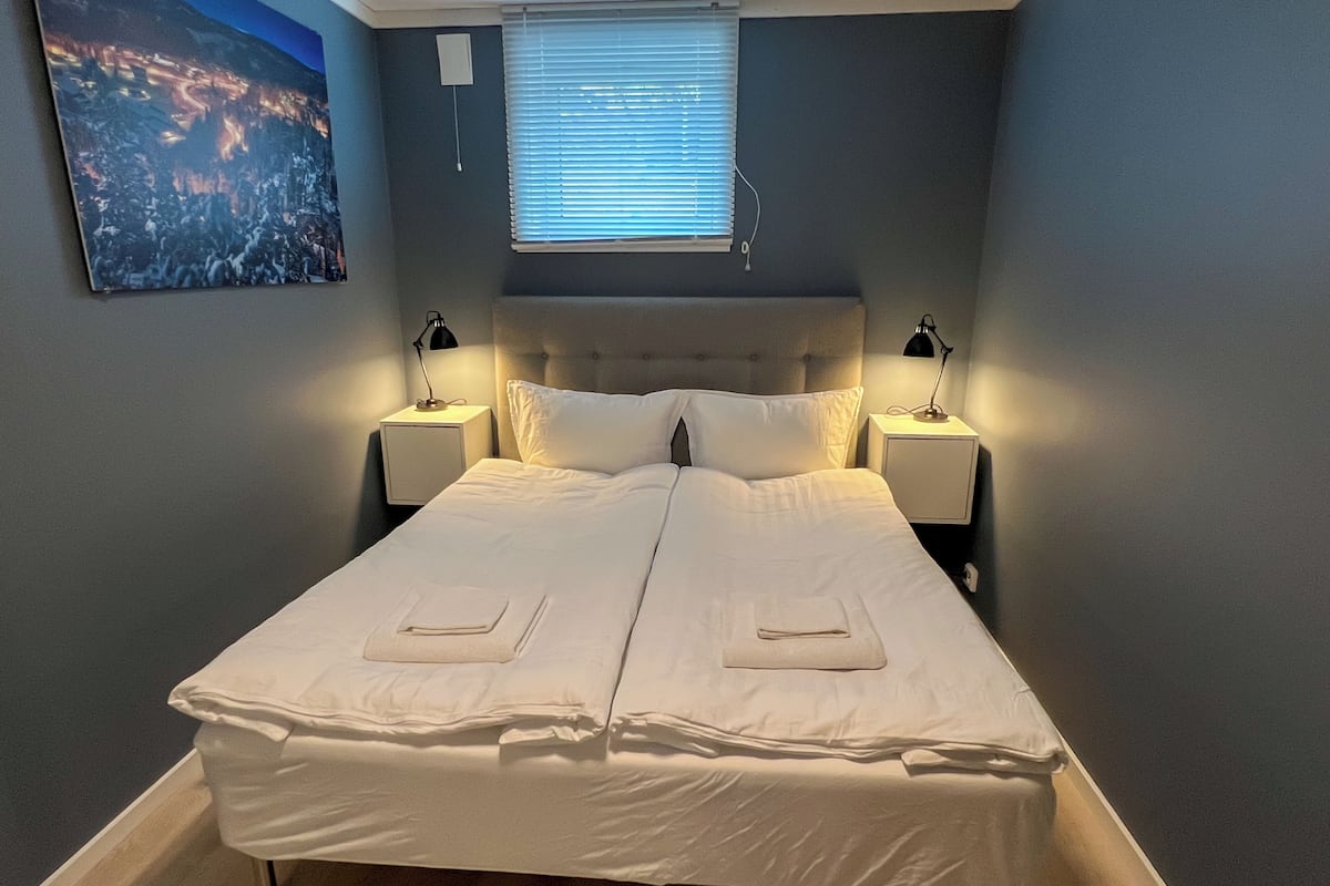 Comfort Apartment | Premium bedding, down duvets, pillow-top beds, individually decorated