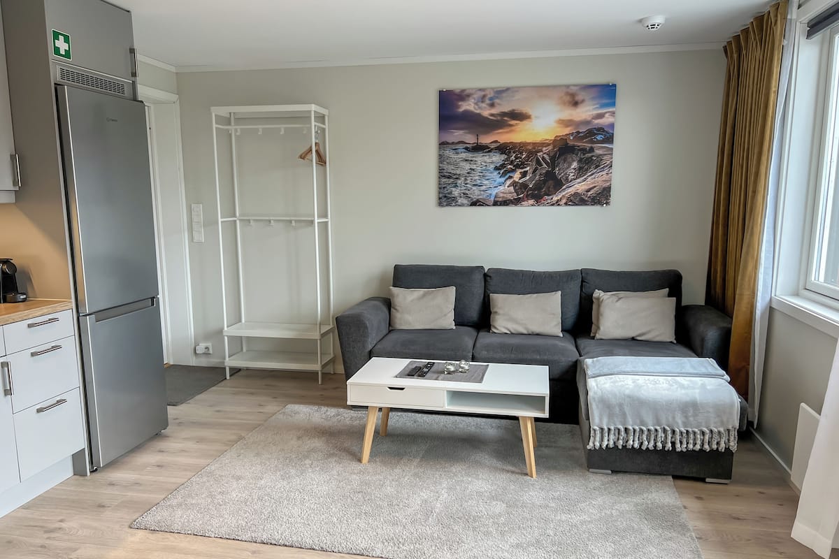 Signature Apartment | Premium bedding, down duvets, pillow-top beds, individually decorated