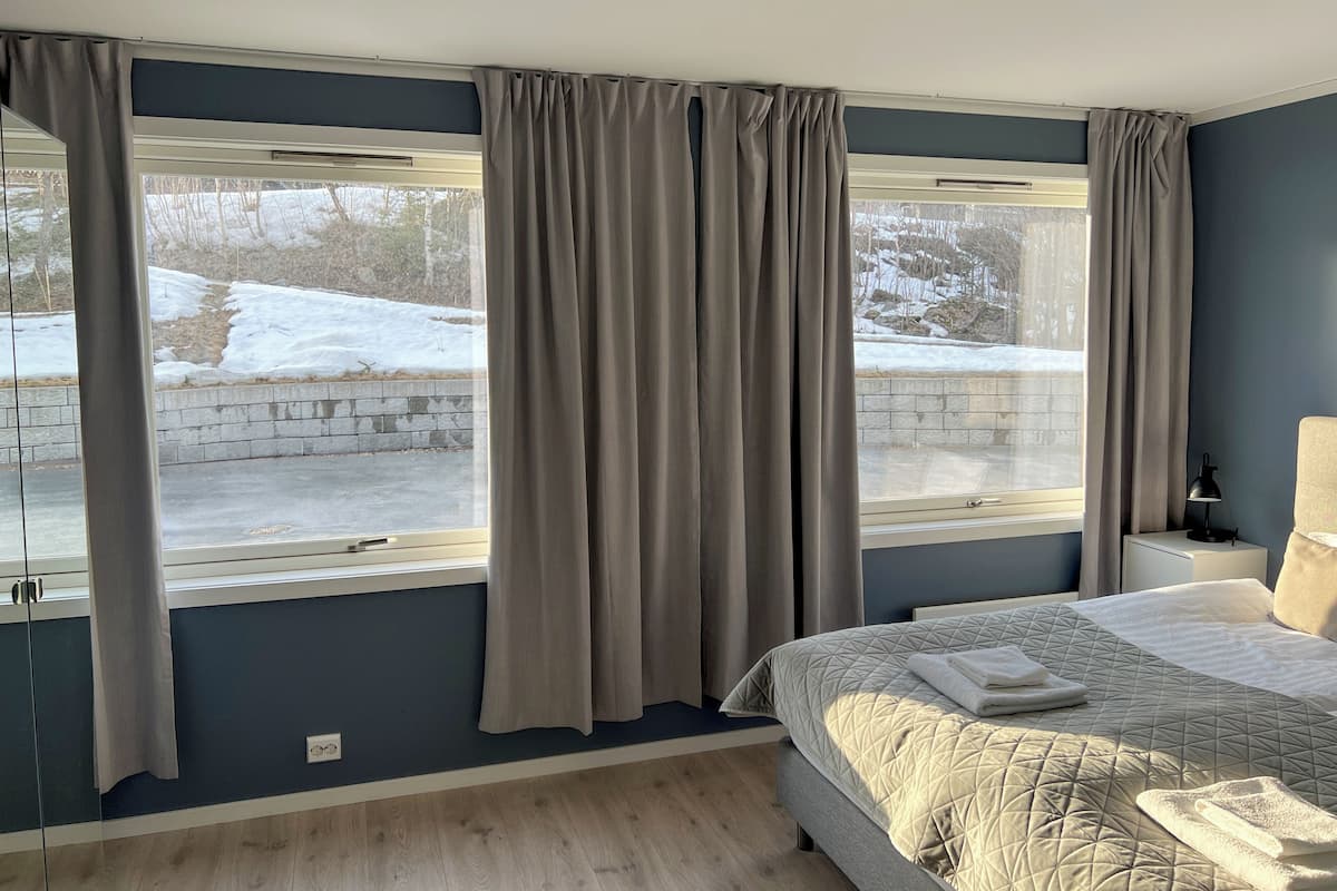 Grand Apartment | Premium bedding, down duvets, pillow-top beds, individually decorated