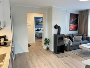 Deluxe Apartment | Premium bedding, down duvets, pillow-top beds, individually decorated