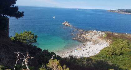 Your terrace overlooking the sea between Finistère and the Pink Granite Coast