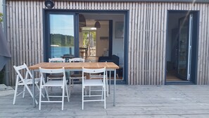 Outdoor dining - Your terrace overlooking the sea between Finistère and the Pink Granite Coast (Plouezoc'h)