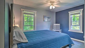 2 bedrooms, desk, iron/ironing board, internet