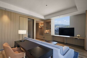 Iron/ironing board, free WiFi