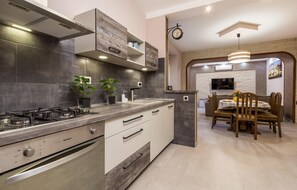 Fridge, microwave, oven, stovetop