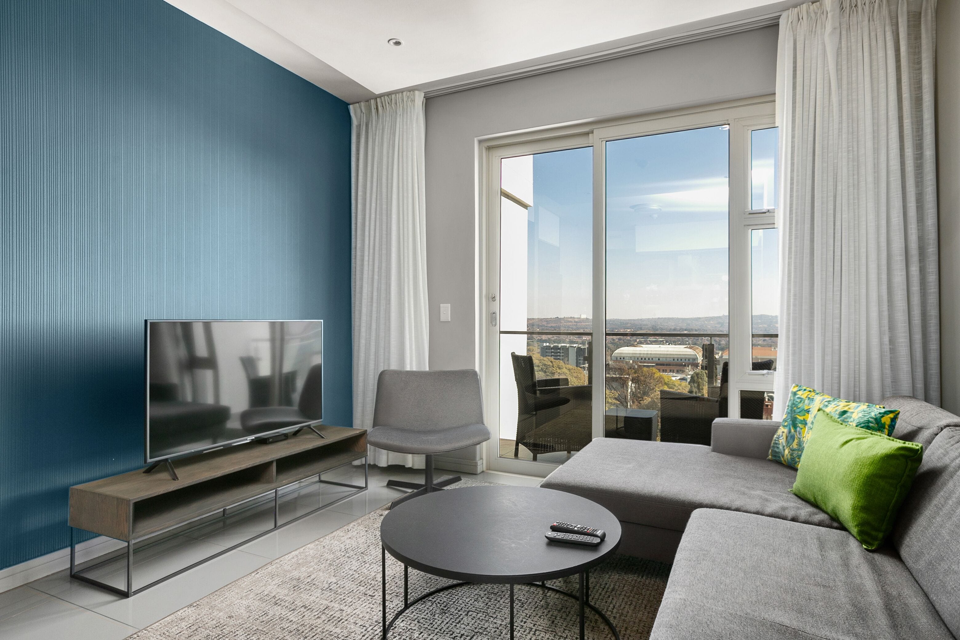 Apartemen Klasik | Area keluarga | Televisi layar datar 32-inci dengan saluran TV kabel, TV, dan Netflix