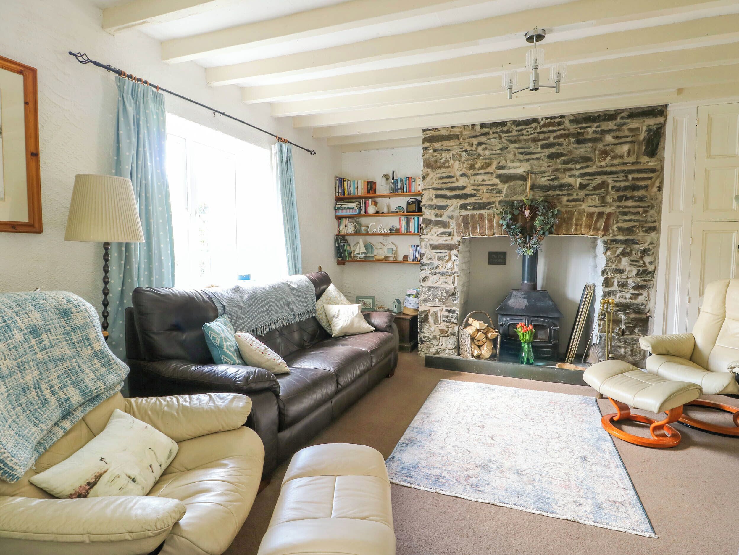 Cottage | Living area