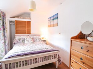 Casa rural | 2 dormitoris, decoració individual i mobiliari individual 