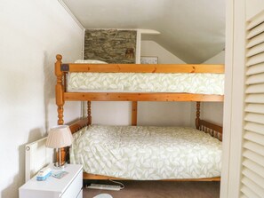 Cottage | 2 bedrooms, individually decorated, individually furnished, free WiFi
