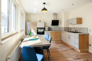 Fridge, oven, stovetop, dishwasher - Fewo für die Familie Dachterrasse Trocker/waschmaschine Netflix Jarody (Senheim (Mosel))