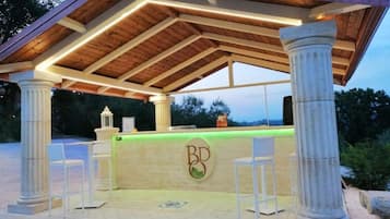 Bar (in der Unterkunft)