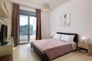 4 Schlafzimmer, Zimmersafe, Bügeleisen/Bügelbrett, Reisekinderbett