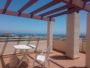 Outdoor dining - Villa with pool and sea view (Torremolinos)