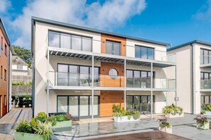 Apartment | Exterior - 4br-8guests-balcony-beachview-pool-pets (Woolacombe)