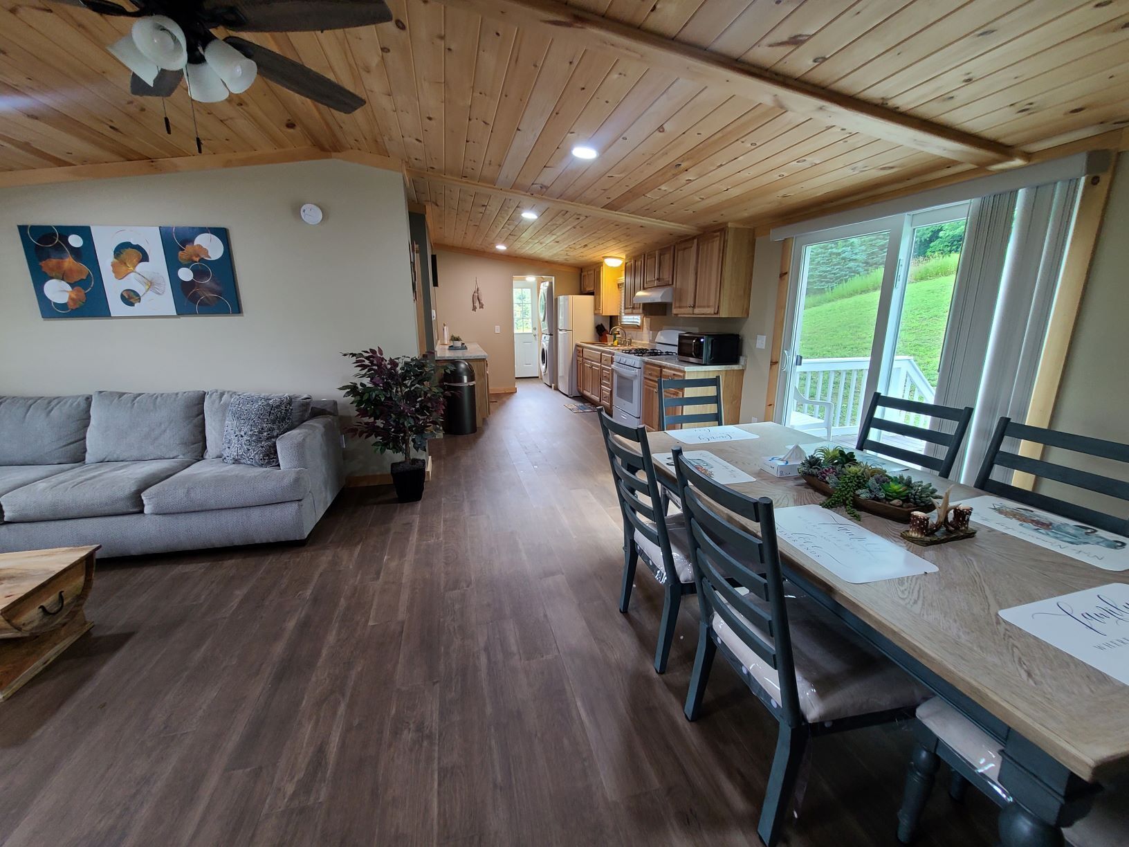 TV connectée, cheminée, baby-foot