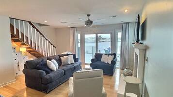 智能电视、壁炉