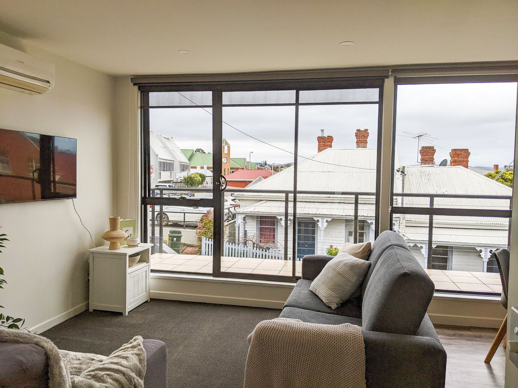 Cheerful 1BR Townhouse, short walk to Hobart CBD