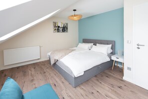 1 bedroom, desk, free WiFi, bed sheets