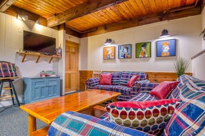 Smart-TV, Kamin, DVD-Player, Tischfußball