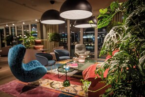 Bar (on property) - Motel One Rotterdam (Rotterdam)