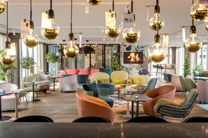 Bar (on property) - Motel One Rotterdam (Rotterdam)
