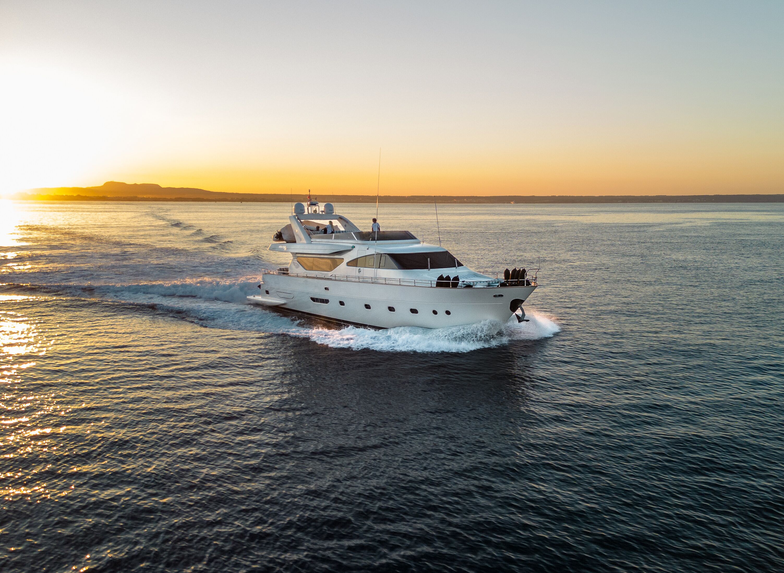 Photo - EssoEss Boat - Five Star - Exclusive use