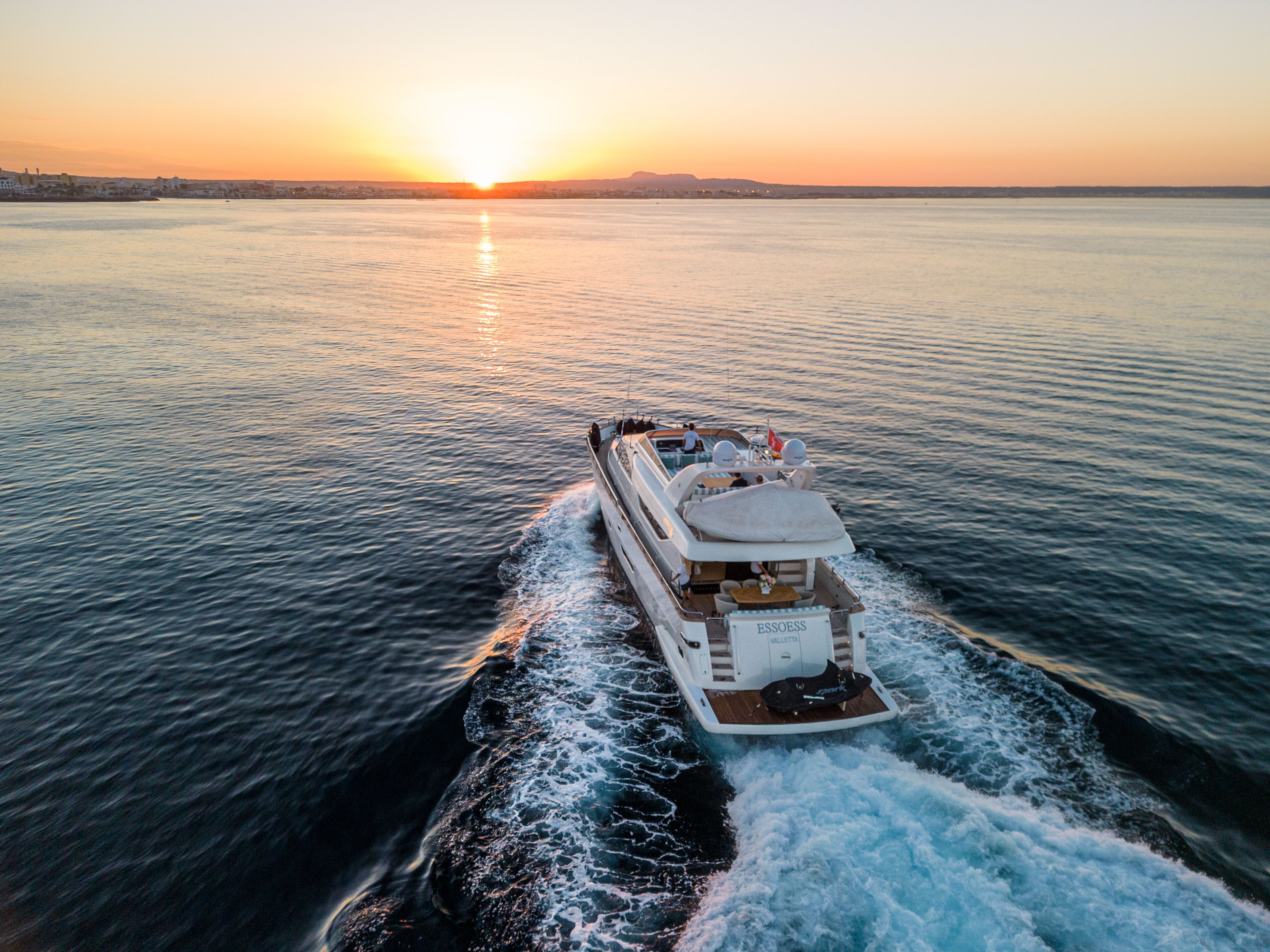 Photo - EssoEss Boat - Five Star - Exclusive use