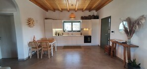 Comfort Villa, 2 Bedrooms, Garden Area | Private kitchen