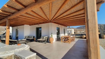 컴포트 빌라, 침실 2개, 정원 | 테라스/파티오