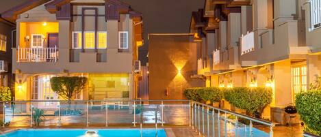 Luxury Townhome | Exterior