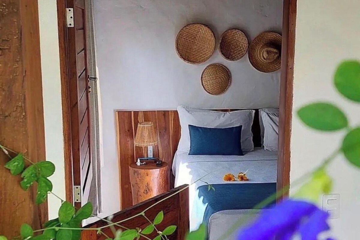 Ropa de cama de alta calidad, colchones con pillow-top y minibar 