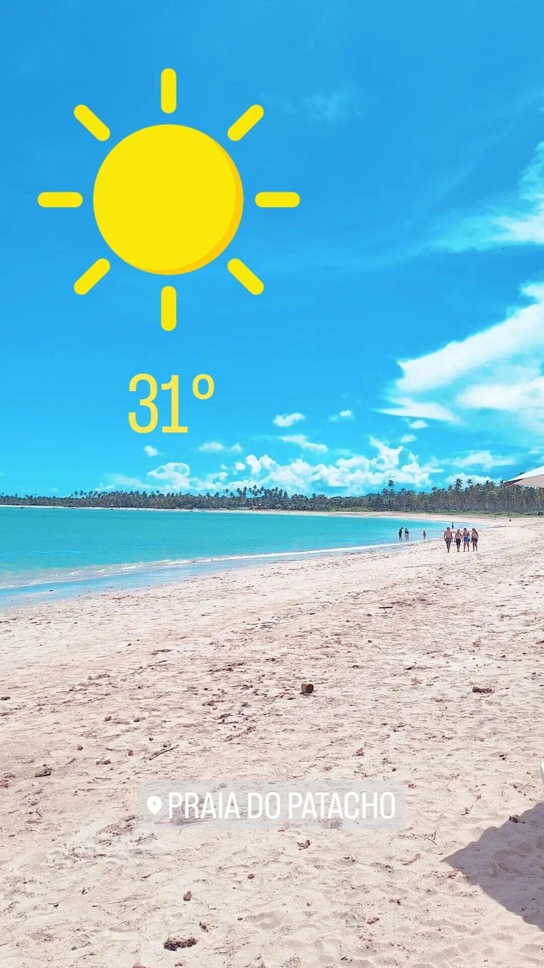 Ubicación cercana a la playa y arena blanca