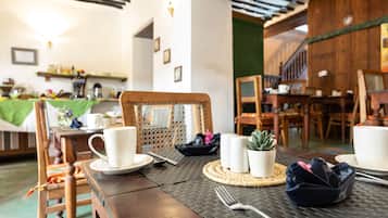 Desayuno buffet incluido todos los días