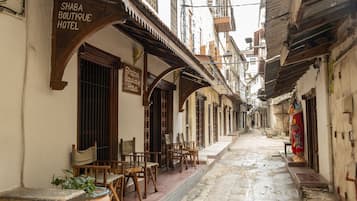 Vista frontal de la propiedad