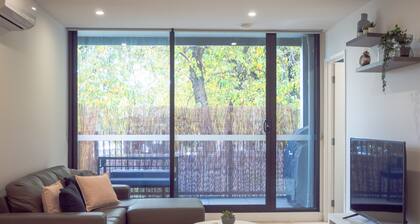 Classy & Spacious 2 Bedroom, 2 Bathroom (En Suite)