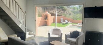 Villa Michèle, RARE!!! an estate on the heights of Pézenas, in the countryside 