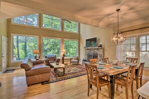 Interior - Big Canoe Retreat w/ Deck & Golf Course Views (Jasper)