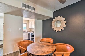 Interior - 1 Mi to Old Town! Snowbird Escape w/ Pool Access (Scottsdale)