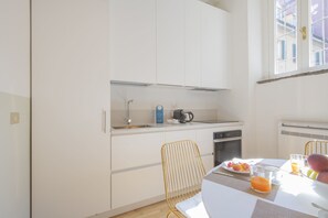 Fridge, oven, stovetop, dishwasher - Sweett | Moscova 2a - One Bedroom Apartment, Sleeps 4 (Milano)