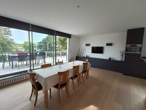 Dining - Luminous Penthouse in the elegant district of Brussels,very design 70 m2 terrace (Bruxelles)