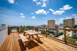 Outdoor dining - Beachside Getaway with Ocean Views 3 Bedrooms 3 Baths (Jacksonville Beach)