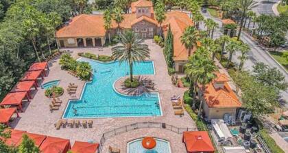 Elegant 2-bedroom condo near Disney.