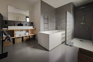 Bathtub, hair dryer