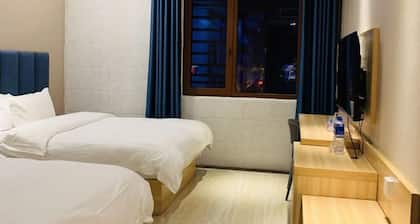 Manjun Holiday Hotel