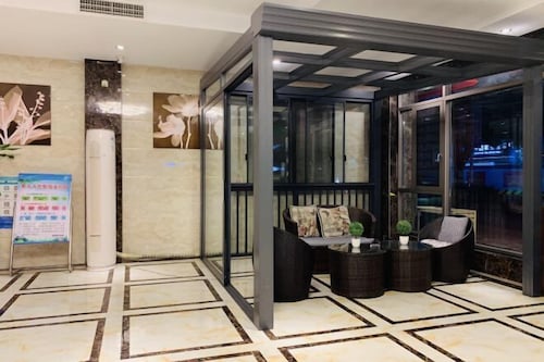 Manjun Holiday Hotel